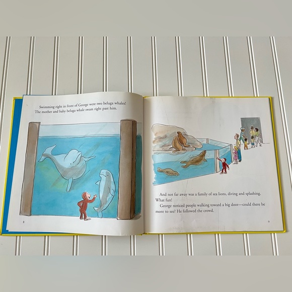 SALE❤️ Book Bundle - Blueberries For Sal & Curious George at the Aquarium - Picture 7 of 12